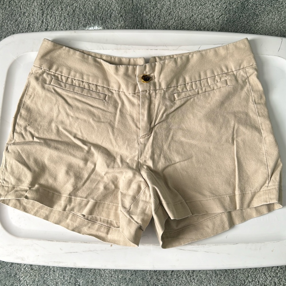 Banana Republic khaki shorts women’s